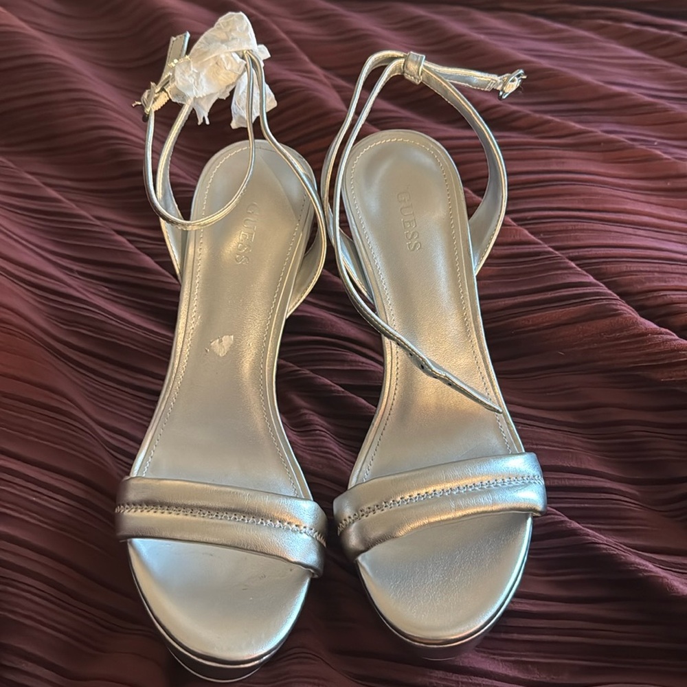 Guess sandal’s
